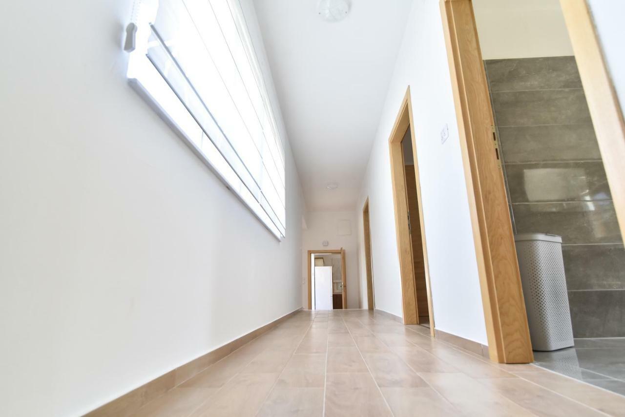 Villa Village Idylle With Heated Pool, Sauna, Jacuzzy And Private Parking Sukosan Exterior photo